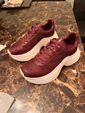 MICHAEL Michael Kors Arla TrainerLeather Sneaker Oxblood Sz 6 crystal platform.